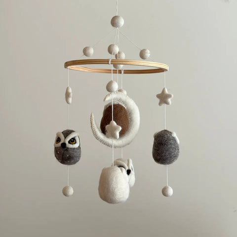 NIGHT OWL felt baby mobile