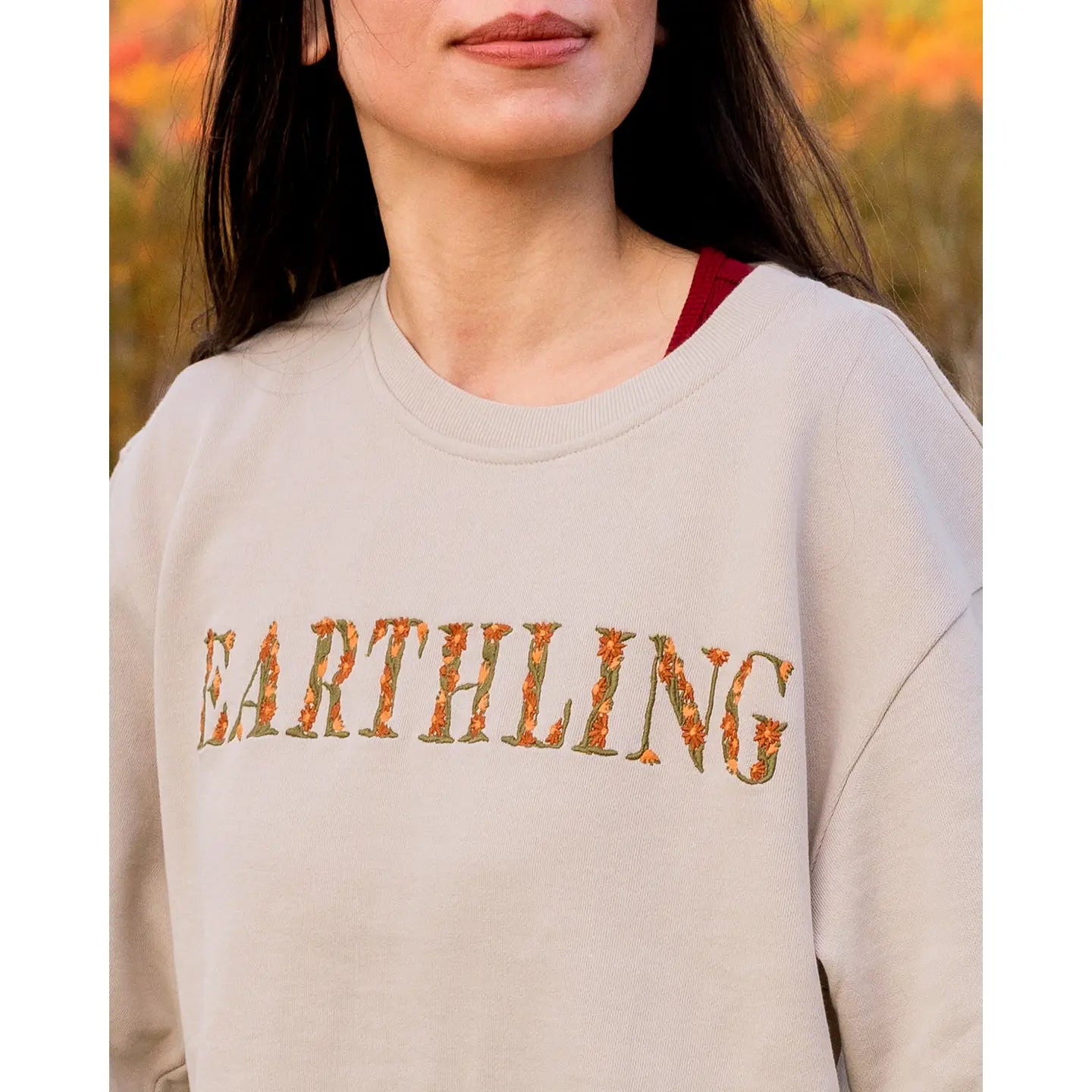 EARTHLING IN BLOOM embroidered crewneck