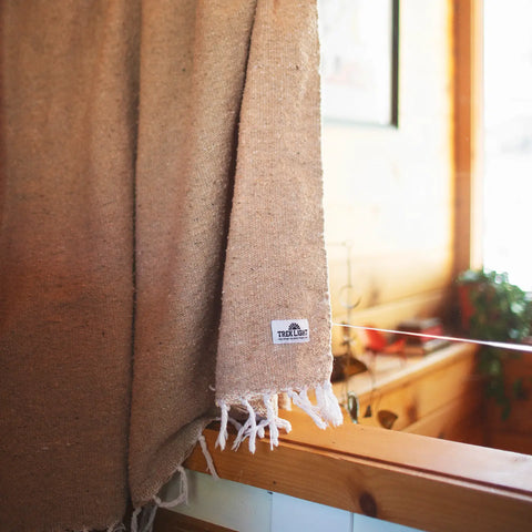 HUNTINGTON handwoven throw blanket