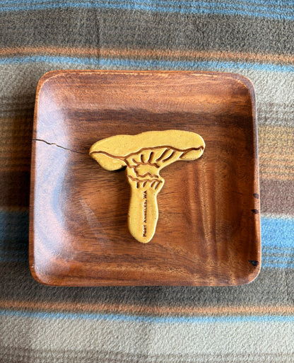 PORT ANGELES ceramic mushroom magnet