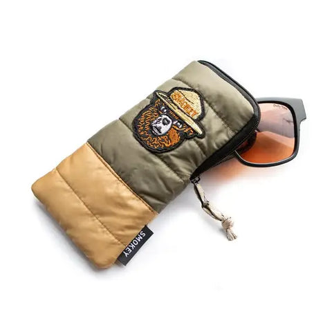 SMOKEY SLEEPING BAG sunglass pouch
