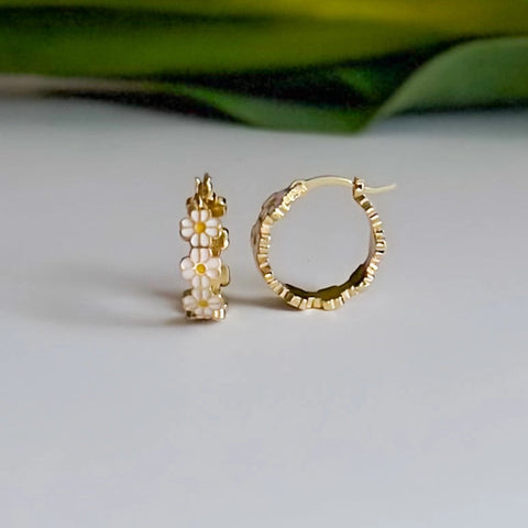 DAISY PETAL hoop earrings