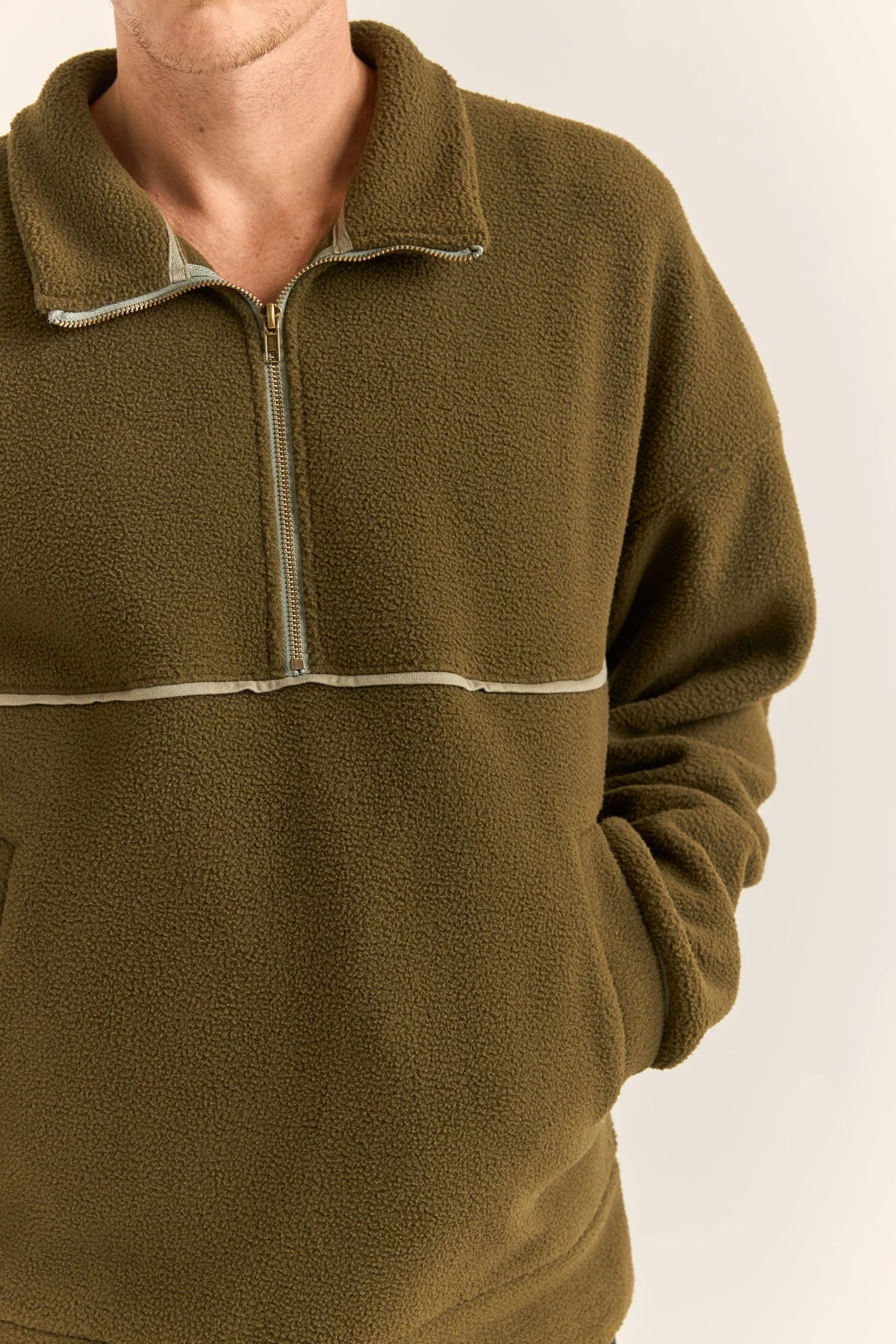 CONTRAST quarter zip pullover