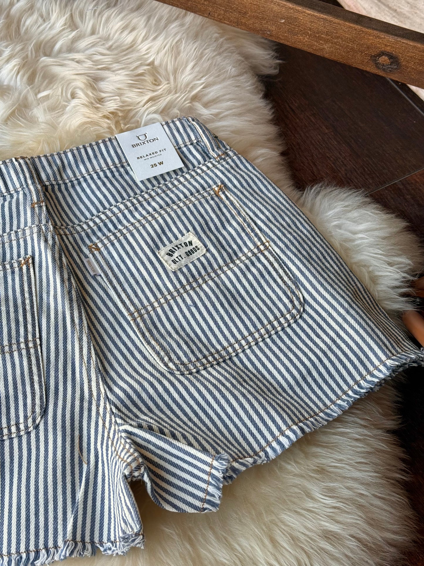 ESSEX painter short