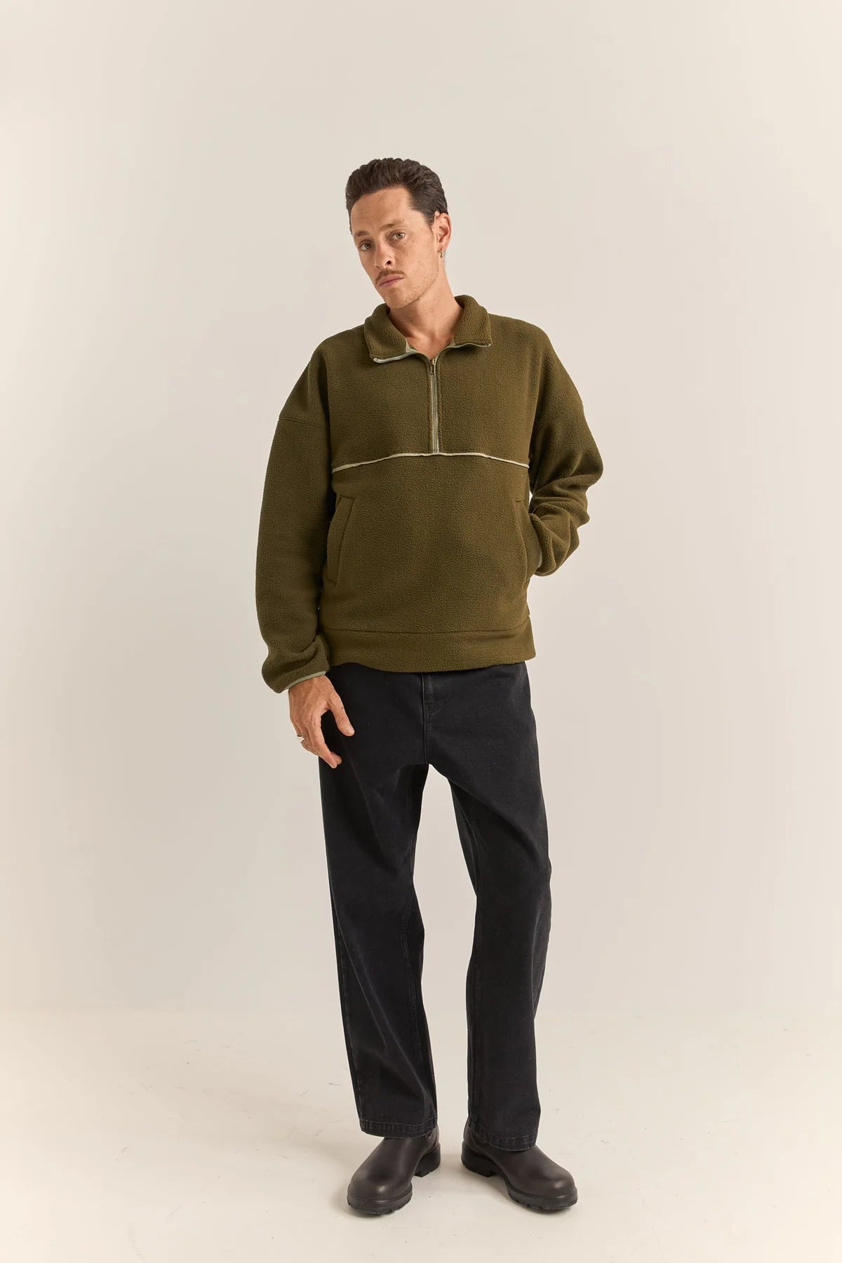 CONTRAST quarter zip pullover