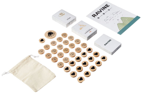 RAVINE: a strategic survival card game