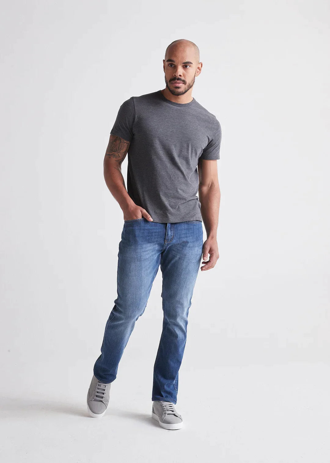 PERFORMANCE relaxed taper denim