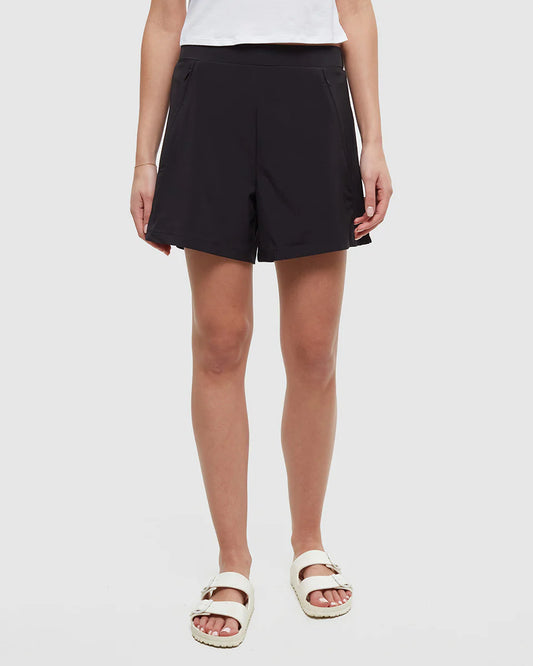 SOLSTICE shorts